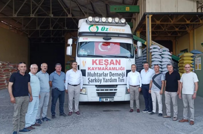 Yangından etkilenen çiftçilere yem yardımı